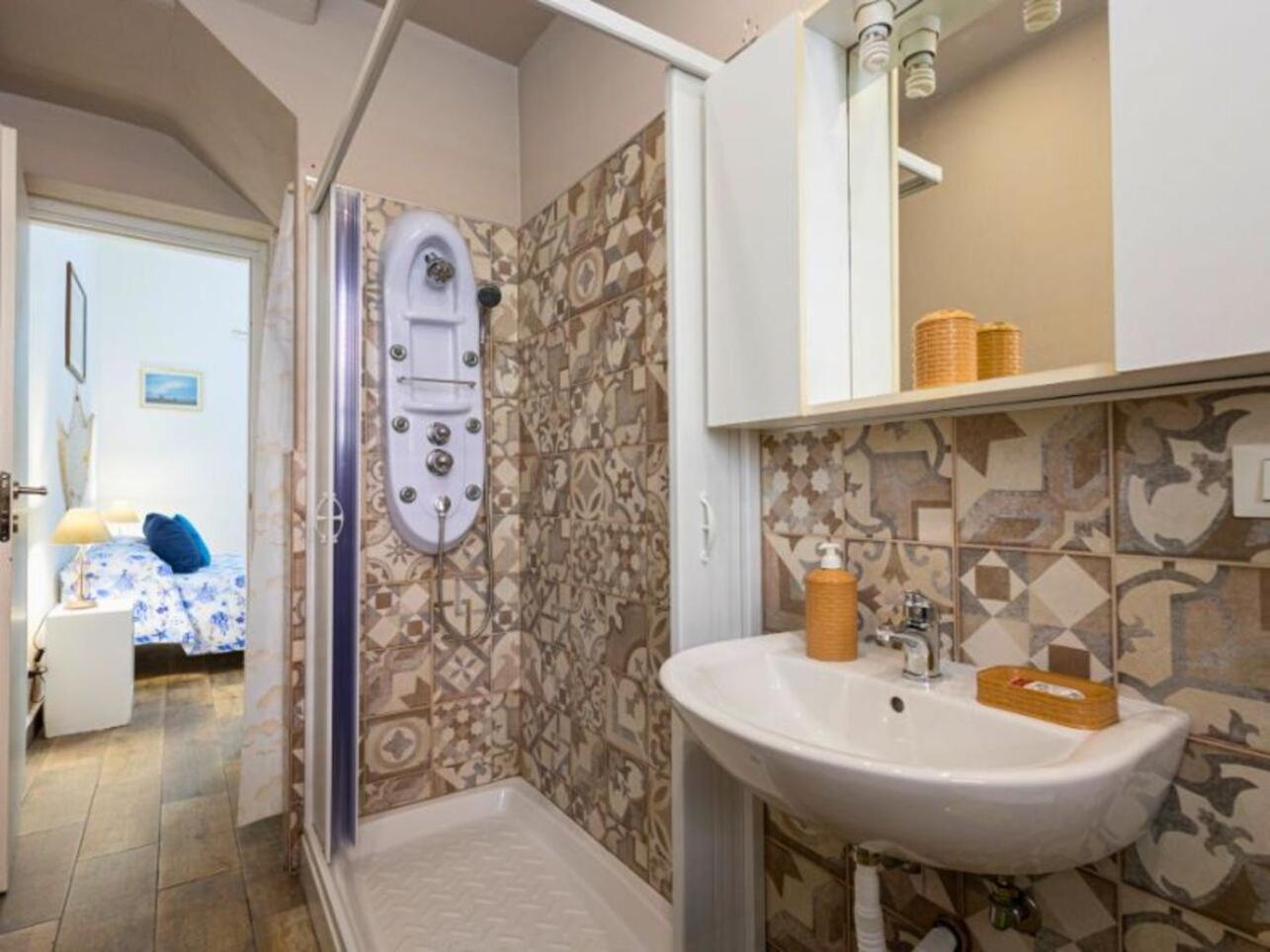 Lovely Apartment In Palermo-Sferracavallo Exterior foto